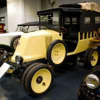 Renault_120_let (12 of 49).jpg