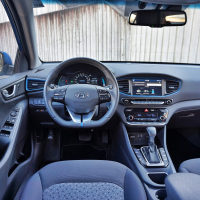Hyundai ioniq in toyota prius plug-inhybrid (19 of 23).jpg