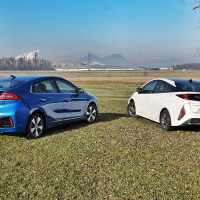 Hyundai ioniq in toyota prius plug-inhybrid (15 of 23).jpg