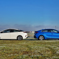 Hyundai ioniq in toyota prius plug-inhybrid (11 of 23).jpg