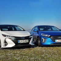 Hyundai ioniq in toyota prius plug-inhybrid (10 of 23).jpg