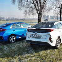 Hyundai ioniq in toyota prius plug-inhybrid (7 of 23).jpg