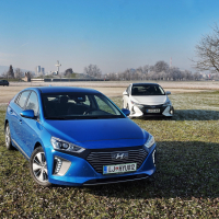 Hyundai ioniq in toyota prius plug-inhybrid (5 of 23).jpg