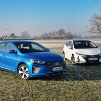 Hyundai ioniq in toyota prius plug-inhybrid (2 of 23).jpg