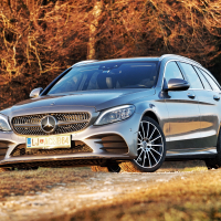 Mercedes C 200 T 4matic 9G-tronic (2 of 12).jpg