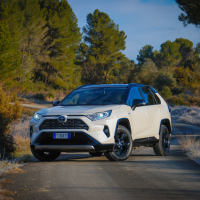 Toyota_RAV4_hybrid_AMZS_za_volanom (3 of 31).jpg