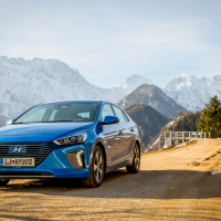 Hyundai ioniq PHEV supertest (9 of 14).jpg