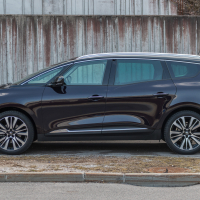 Renault grand scenic energy TCE 160 (1 of 5).jpg