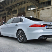 jaguar XF 3.jpg