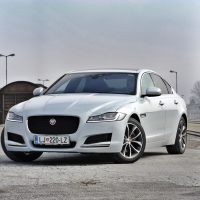 jaguar XF 12.jpg