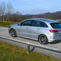 Mercedes-benz B 180 d AMG line (13 of 33).jpg