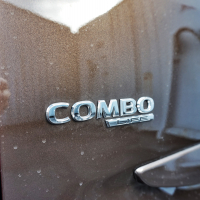 Ford tourneo connect 1.5 ecoblue titanium in opel combo life 1.5 turbo D innovation 96 kW (31 of 37).jpg
