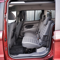 Ford tourneo connect 1.5 ecoblue titanium in opel combo life 1.5 turbo D innovation 96 kW (26 of 37).jpg