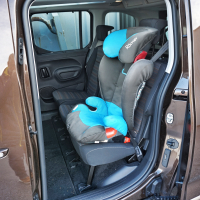 Ford tourneo connect 1.5 ecoblue titanium in opel combo life 1.5 turbo D innovation 96 kW (23 of 37).jpg