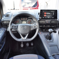 Ford tourneo connect 1.5 ecoblue titanium in opel combo life 1.5 turbo D innovation 96 kW (21 of 37).jpg