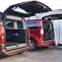 Ford tourneo connect 1.5 ecoblue titanium in opel combo life 1.5 turbo D innovation 96 kW (18 of 37).jpg
