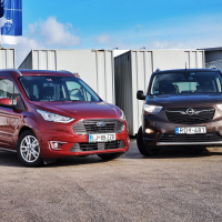Ford tourneo connect 1.5 ecoblue titanium in opel combo life 1.5 turbo D innovation 96 kW (11 of 37).jpg