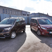 Ford tourneo connect 1.5 ecoblue titanium in opel combo life 1.5 turbo D innovation 96 kW (3 of 37).jpg