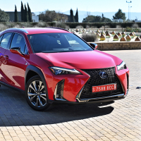 Lexus UX (10 of 25).jpg