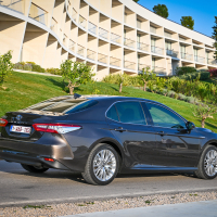 Toyota camry hybrid (16 of 21).jpg