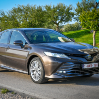 Toyota camry hybrid (14 of 21).jpg
