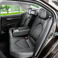 Toyota camry hybrid (5 of 21).jpg