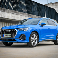 Audi Q3 35 TFSI S tronic S line (14 of 26).jpg