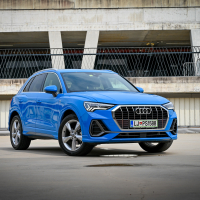 Audi Q3 35 TFSI S tronic S line (16 of 26).jpg