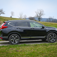Honda CR-V hybrid 2.0 i-MMD AWD (18 of 24).jpg