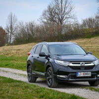 Honda CR-V hybrid 2.0 i-MMD AWD (20 of 24).jpg