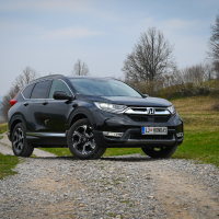 Honda CR-V hybrid 2.0 i-MMD AWD (13 of 24).jpg