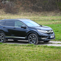 Honda CR-V hybrid 2.0 i-MMD AWD (14 of 24).jpg