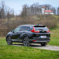 Honda CR-V hybrid 2.0 i-MMD AWD (5 of 24).jpg