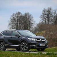 Honda CR-V hybrid 2.0 i-MMD AWD (3 of 24).jpg