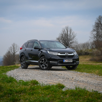 Honda CR-V hybrid 2.0 i-MMD AWD (2 of 24).jpg