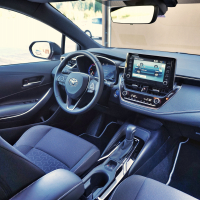 Toyota corolla HB 2,0 HSD e-CVT sport (2 of 13).jpg