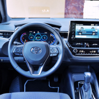 Toyota corolla HB 2,0 HSD e-CVT sport (1 of 13).jpg