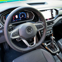 Volkswagen T-cross style 1.0 TSI  (12 of 30).jpg