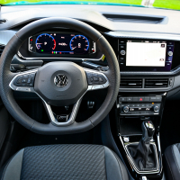 Volkswagen T-cross style 1.0 TSI  (10 of 30).jpg