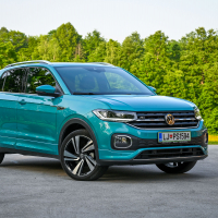 Volkswagen T-cross style 1.0 TSI  (3 of 30).jpg