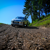 Mitsubishi L200 resize (3 of 11).jpg