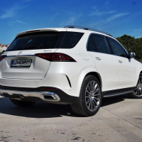 Mercedes GLE 300d 4matic (5 of 25).jpg