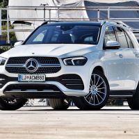 Mercedes GLE 300d 4matic (3 of 25).jpg