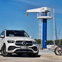 Mercedes GLE 300d 4matic (2 of 25).jpg