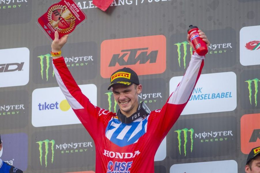 Tim Gajser se veseli zmage na VN Indonezije