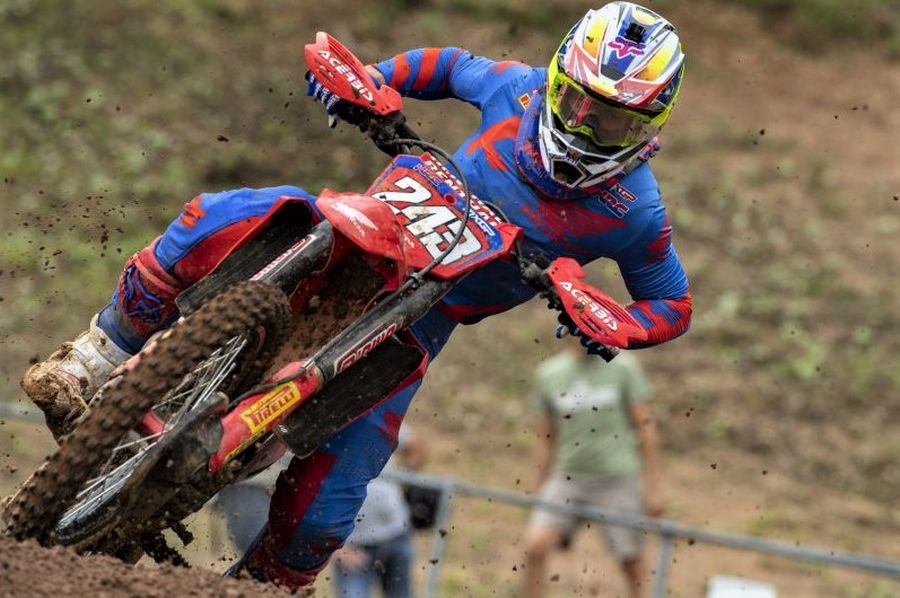 Gajser je v razredu MXGP na treh dirkah zbral 124 točk in je na prvem mestu v skupnem seštevku točkovanja za svetovno prvenstvo.