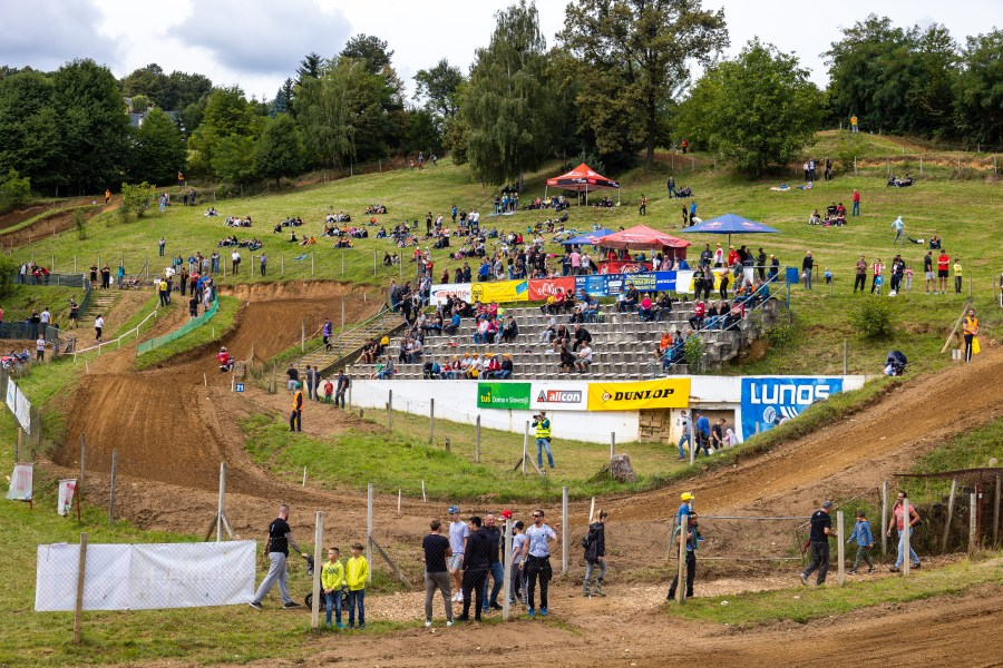 Ljubitelji motokrosa bodo v nedeljo, 15. junija, prikrajšani za dirko ELF motokros državnega prvenstva na radizelski progi.