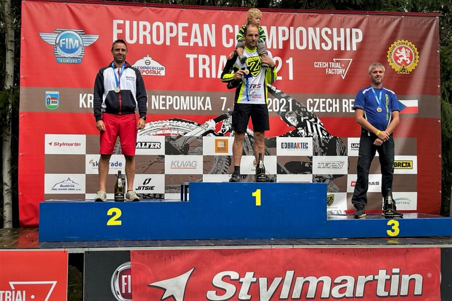 Sajevec na levi se veseli drugega mesta v skupnem seštevku.