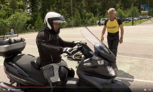 Gluhi motoristi opravili tečaj varne vožnje