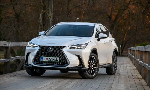 Test: Lexus NX 450h+ 2,5 VVT-i AWD e-four luxury